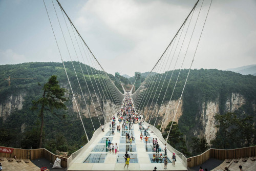 22 августа в Китае открыли самый длинный стеклянный мост!
