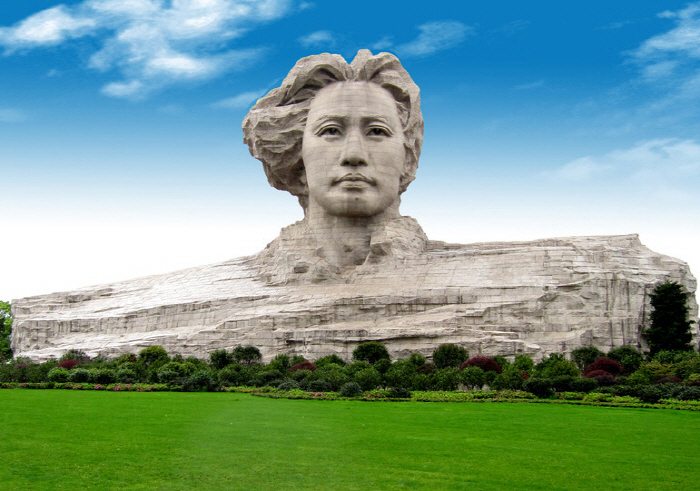 Статуя молодого Мао Цзэдуна