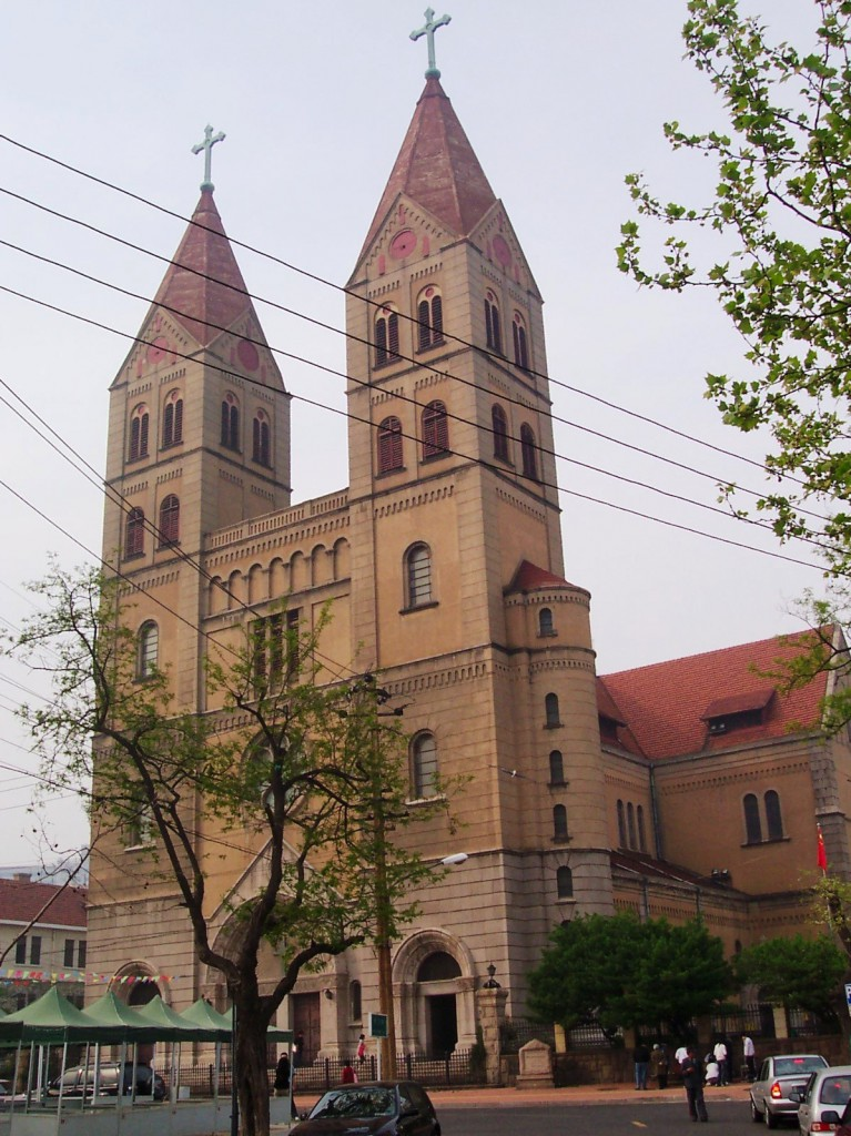 На фото: St. Michael’s Church в Циндао